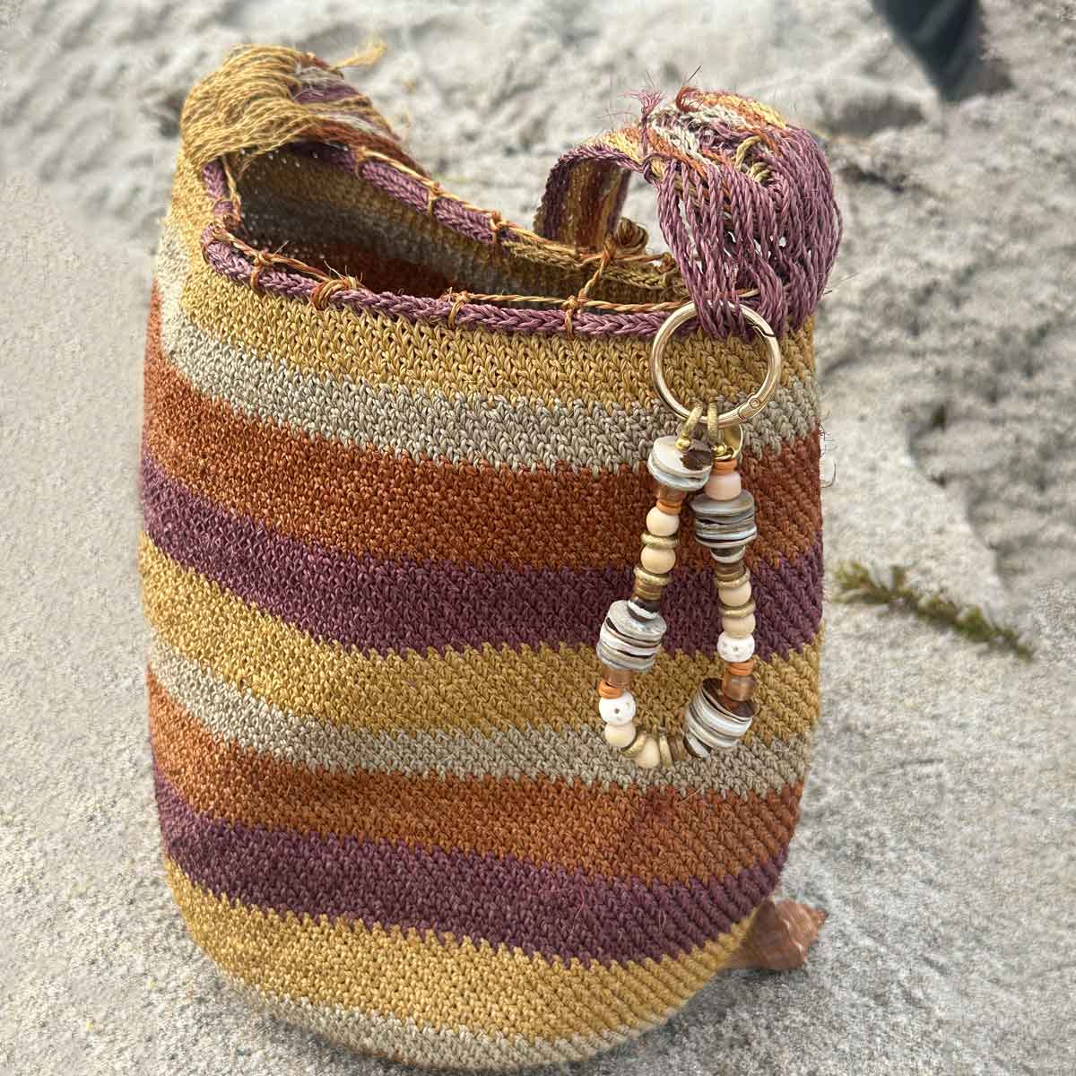 SEASHELL  BAG CHARM / PHONE WRISTLET